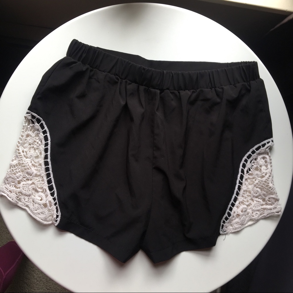 🌼PACSUN BLACK SHORTS WITH LACE DETAIL ON SIDES